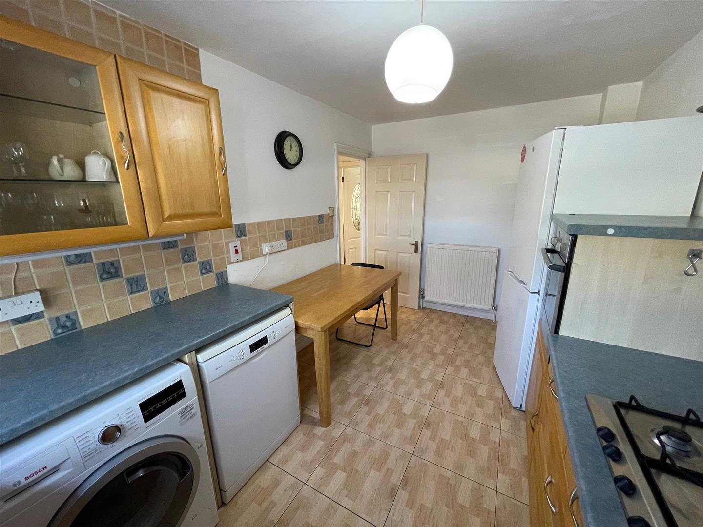 4 bed property in Castle Road, North Finchley